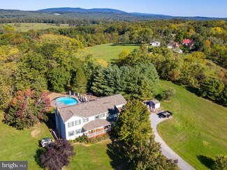 136 Dragoon Ct, Cross Junction, VA 22625