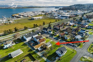 814 26th St, Anacortes, WA 98221