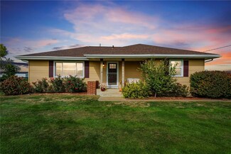 70 E Cemetery Rd, Fairfax, IA 52228