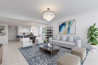 900 8th Ave S Unit 102, Naples, FL 34102