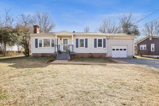85 W Cornwallis St, Pittsboro, NC 27312