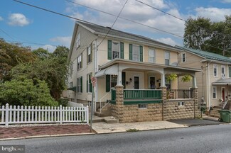 22 W Pottsville St, Pine Grove, PA 17963