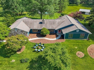 569 Sprinkle Rd, Fincastle, VA 24090
