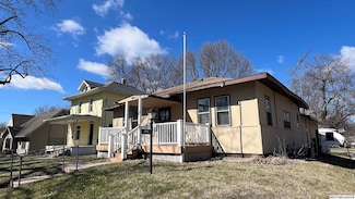 129 N 14th St, Clear Lake, IA 50428