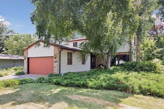 2184 Larry Ho Dr, Saint Paul, MN 55119