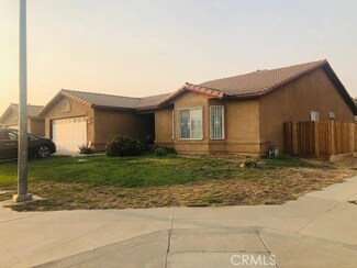 1585 Josephine Ct, Madera, CA 93638