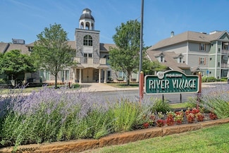 59 Walpole St Unit 210, Canton, MA 02021