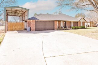 1428 Sandy Beach Rd, Azle, TX 76020