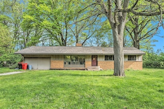 25216 Muerland Rd, Southfield, MI 48033