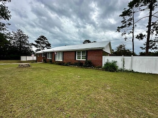 23 W Bostick Ave, Lakeland, GA 31635