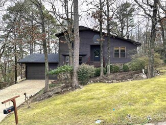 76 Stoneledge Dr, Maumelle, AR 72113