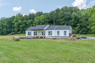 3086 Haymakertown Rd, Troutville, VA 24175