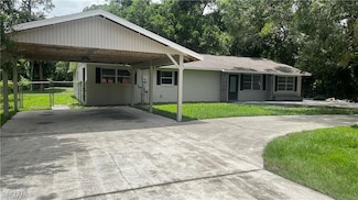 310 S Elm St, Labelle, FL 33935
