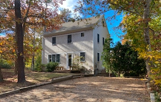 4 Lady Slipper Way, Vineyard Haven, MA 02568