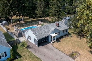 1081 Meadow Dr, Beavercreek, OH 45434