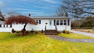 26 Winston Ave, Warwick, RI 02886