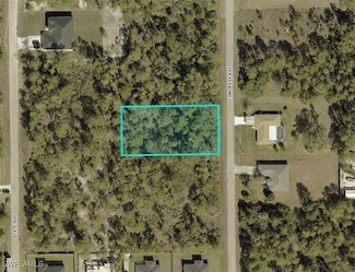 907 Congress Ave, Lehigh Acres, FL 33972