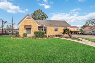 5012 Irvington Blvd, Houston, TX 77009
