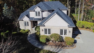 1980 Christopher Ct, West Bloomfield, MI 48324