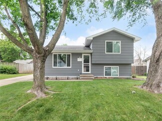 621 NE 7th St, Grimes, IA 50111
