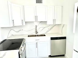 3080 Lake Osborne Dr Unit 202, Lake Worth Beach, FL 33461