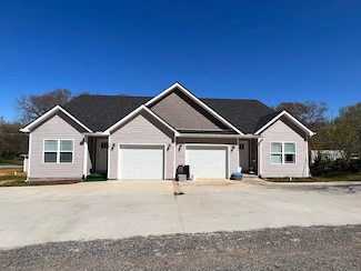 303 Edgefield St, Chesnee, SC 29323