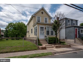 129 S Governor Printz Blvd, Essington, PA 19029