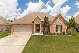 422 Scotch Pine Dr, Ponchatoula, LA 70454