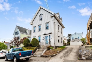 30 Friend St, Gloucester, MA 01930