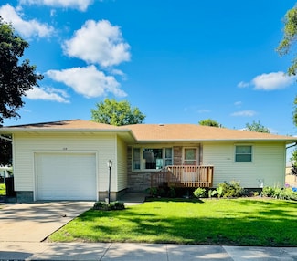 109 1st St, Elliott, IA 51532