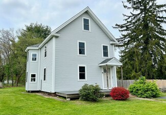 19 E Main St, Northborough, MA 01532