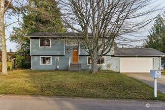 3130 NE 73rd St, Bremerton, WA 98311