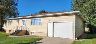 818 S 17th St, Bismarck, ND 58504