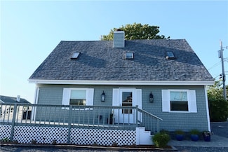 18 Warren Ave, Middletown, RI 02842
