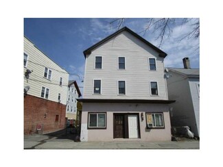 201 Arnold St, Woonsocket, RI 02895