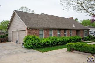 3910 SW Canterbury Town Rd, Topeka, KS 66610