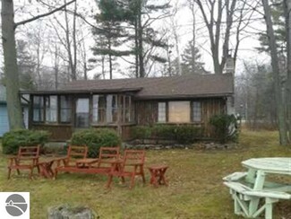 86 N Huron Rd, Au Gres, MI 48703