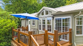17 Carolina Ct, Highlands, NC 28741