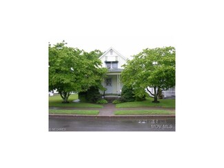 903 4th St, Saint Marys, WV 26170