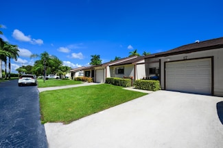 17 Mayfair Ln, Boynton Beach, FL 33426