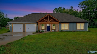 51 Beaver Creek Rd, Laceys Spring, AL 35754