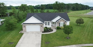 105 Tayside Ct, Jackson Center, OH 45334