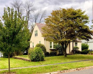 833 Juniper Rd, Hellertown, PA 18055