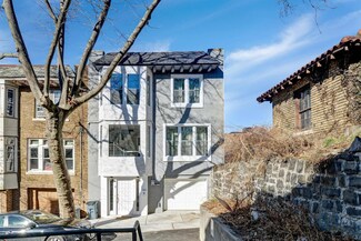 3 Carroll Place, Weehawken, NJ 07086