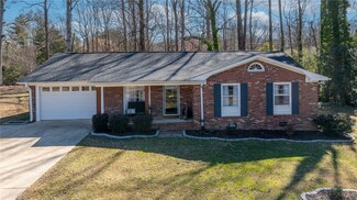 105 Moores Ct, Simpsonville, SC 29681