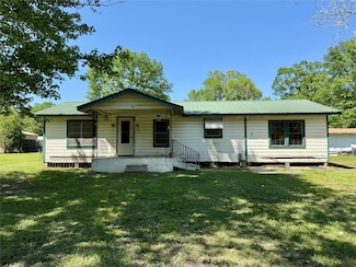 210 E Doel Bean St, Kirbyville, TX 75956