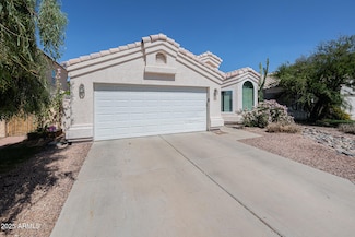 925 S Sailfish Dr, Gilbert, AZ 85233