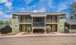 621 N River Rd, Rogue River, OR 97537