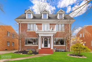387 Neff Rd, Grosse Pointe, MI 48230