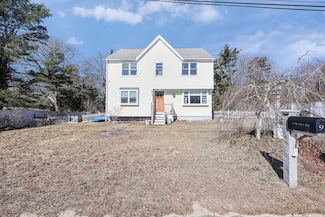 9 Marilyn Rd, Buzzards Bay, MA 02532
